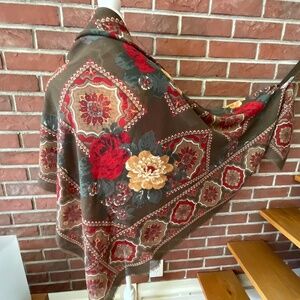 Francesca Made in Italy 100% Wool Floral Oversized Scarf Wrap 53”x54” NEW